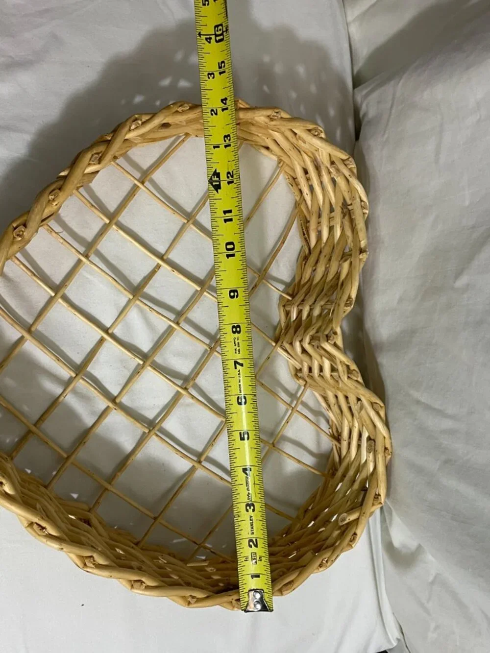 Vintage Heart Shaped Wicker Basket Natural Rattan Wall Hanging Shelf Decor 16
